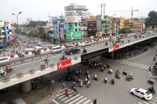 Thay van khi di xuong, can kiem tra phong thuy nha o ngay hinh anh