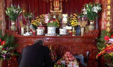 Bàn Thờ Gia Tiên Gồm Những Gì?  Cách bài trí Bàn Thờ Gia Tiên Chuẩn