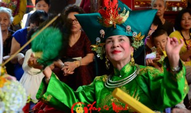 Hầu đồng là gì? Ai mới có thể hầu đồng?