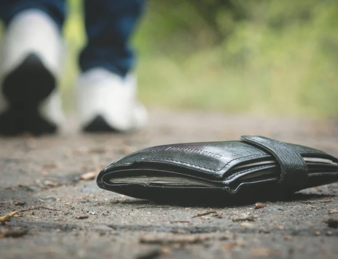 Dreaming About Losing Your Wallet - The Most Complete And Accurate Interpretation