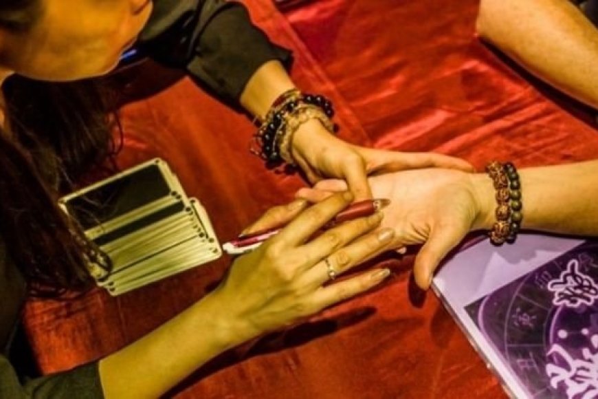 Nằm Mơ Thấy Thầy Bói - Giải Mã Ý Nghĩa Chi Tiết Nhất