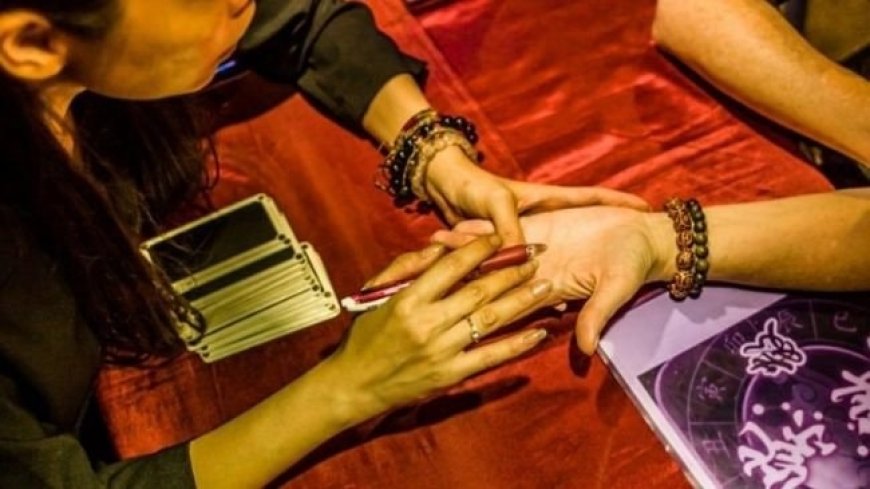 Nằm Mơ Thấy Thầy Bói - Giải Mã Ý Nghĩa Chi Tiết Nhất